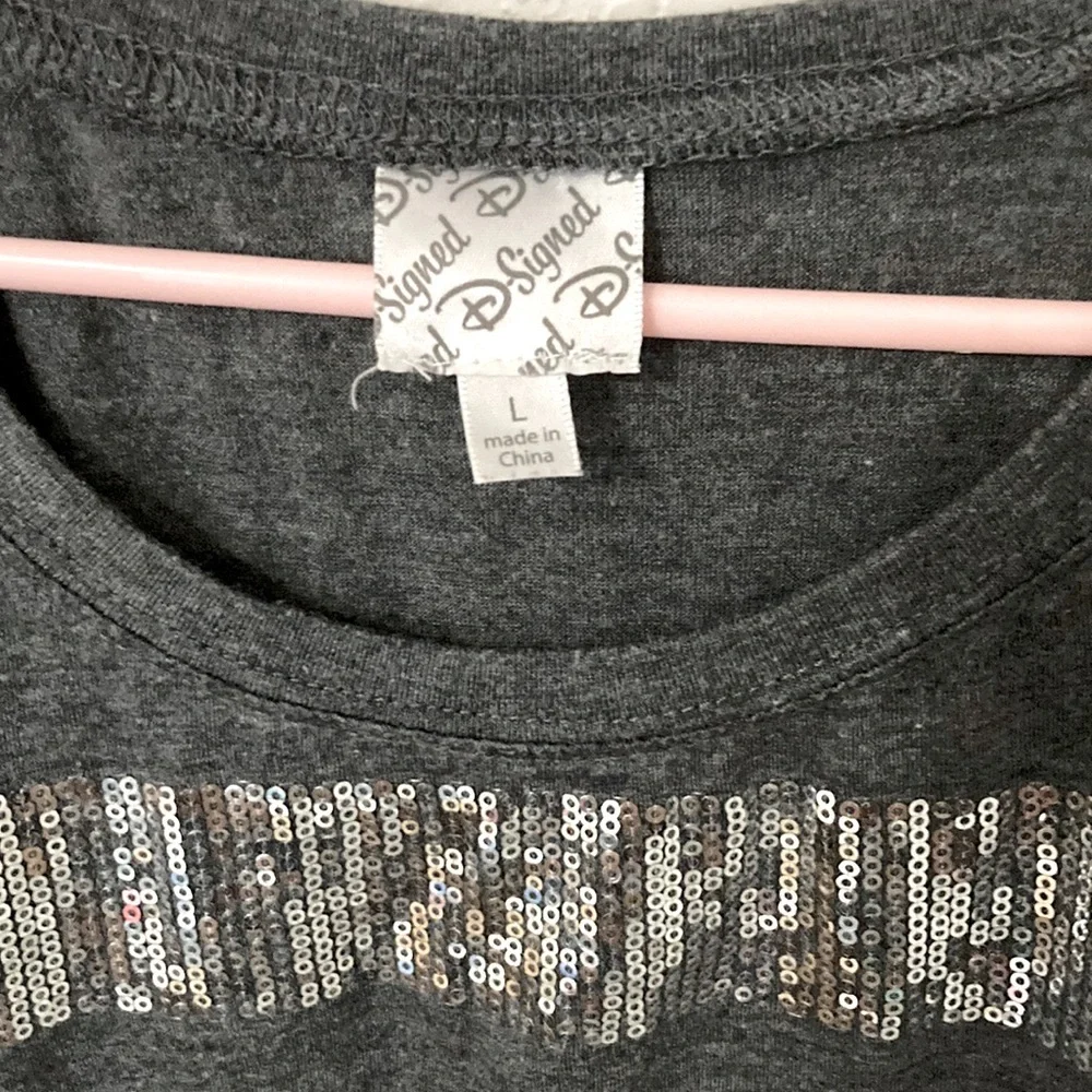 D-Signed Disney sequined tee size L (girl)